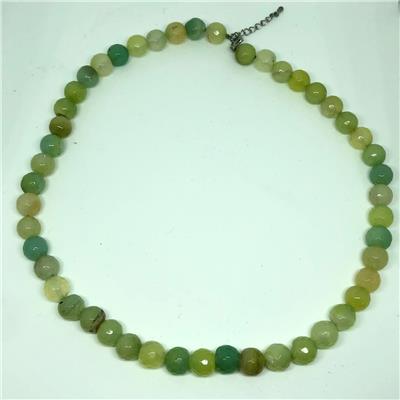 Elégant colliers de perles en verre facetté vert
