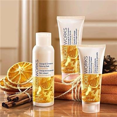 Kit 3 produits de soins pour les pieds à l'orange et à la cannelle Avon Footworks